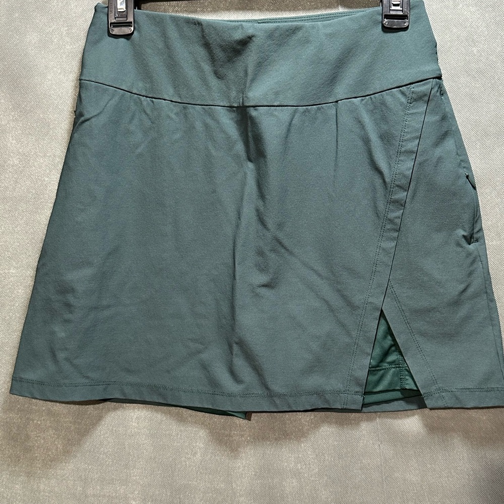 Alder Apparel Get Dirty Skort - Sage Green - Size Small - Hiking Athletic